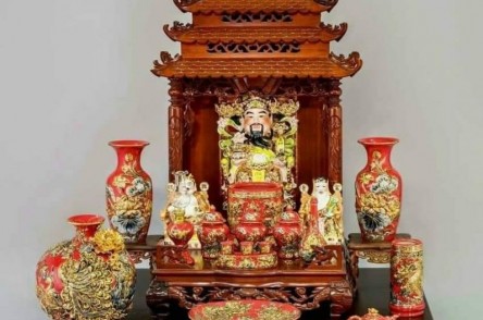 Kích Thước Ban Thờ Thần Tài Chuẩn Theo Phong Thủy Và Cách Chọn Đúng Cho Từng Không Gian