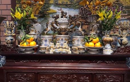 Cúng Mùng 1 đầu tháng: Đừng biến ban thờ thành "Mâm cỗ mặn" – Sai lầm khiến lộc lá tiêu tan