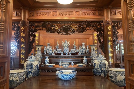 Nên dùng Đèn Dầu hay Đèn Điện trên bàn thờ? - Bí quyết giữ "Lửa" cho gia đạo hưng thịnh