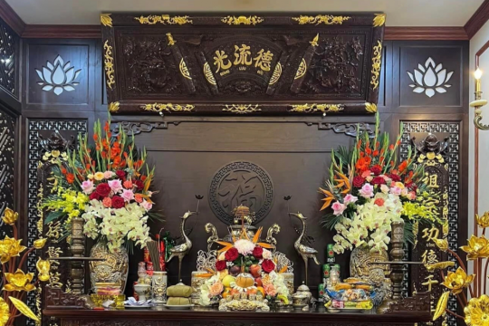 Cách bao sái bát hương, tỉa chân nhang cuối năm chuẩn phong thủy để hút tài lộc 2026