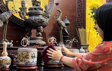 Hướng dẫn bao sái, rút tỉa chân nhang bàn thờ chuẩn phong thủy - Tránh phạm kỵ gây tán lộc