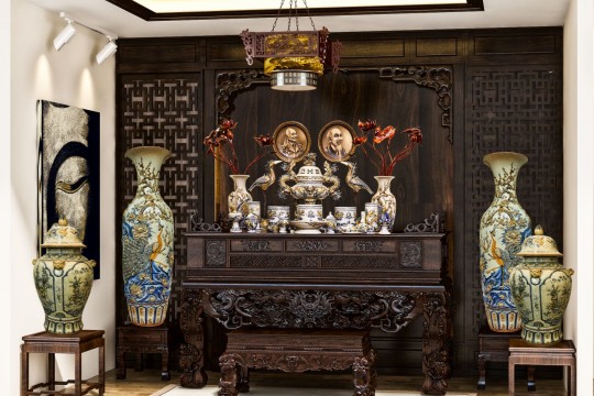 Đặt ảnh thờ thế nào cho đúng? Giải mã quy tắc "Nam Tả - Nữ Hữu" để không phạm kỵ