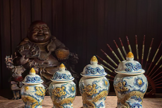 3 Hũ Gạo - Muối - Nước trên bàn thờ: Đặt sao cho đúng để "Tiền vào như nước"?