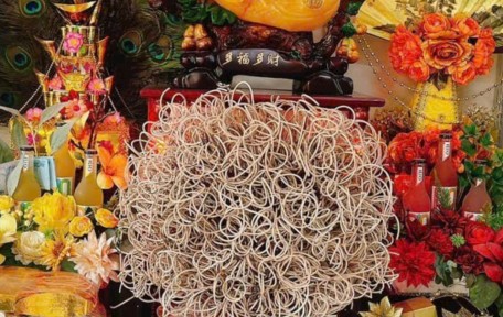 Hương cuốn tàn là Lộc hay là Độc? - Sự thật ngã ngửa và quy tắc dâng hương chuẩn phong thủy