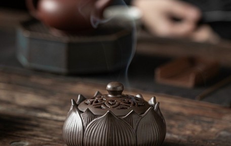 Hướng dẫn Xông nhà, Tẩy uế, Xả xui đúng cách: Bí quyết "Tống cựu nghênh tân" hút tài lộc