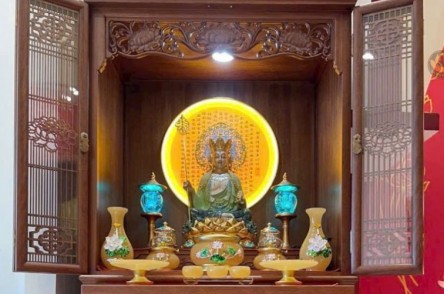 Bàn Thờ Phật Bằng Gỗ Đẹp, Chuẩn Phong Thủy, Bền Đẹp Theo Thời Gian