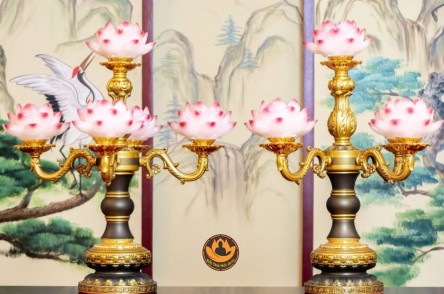 Đèn Thờ Hoa Sen – Ý Nghĩa, Công Dụng Và Cách Chọn Phù Hợp