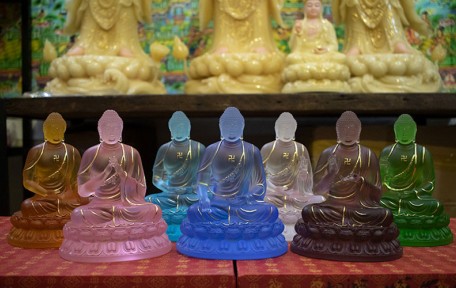 Tượng Dược Sư Lưu Ly – Ý Nghĩa, Công Đức Và Cách Thờ Chuẩn