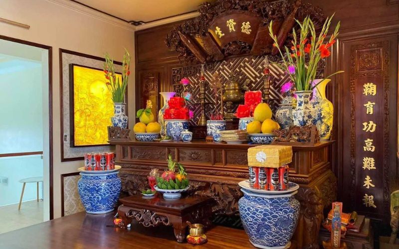 Cách chọn hướng đặt bàn thờ gia tiên theo tuổi gia chủ