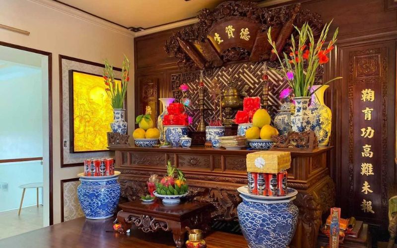 bàn thờ bổn mạng