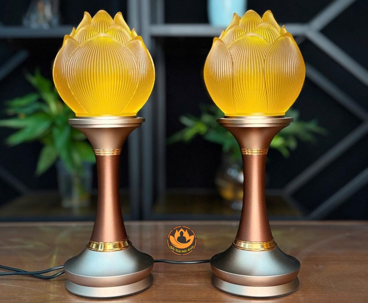đèn thờ lưu ly nụ hoa