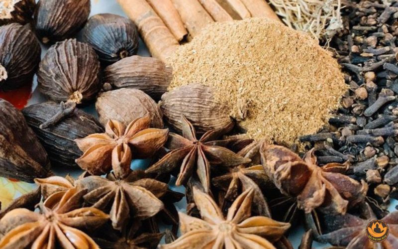 lau bàn thờ bằng nước gì