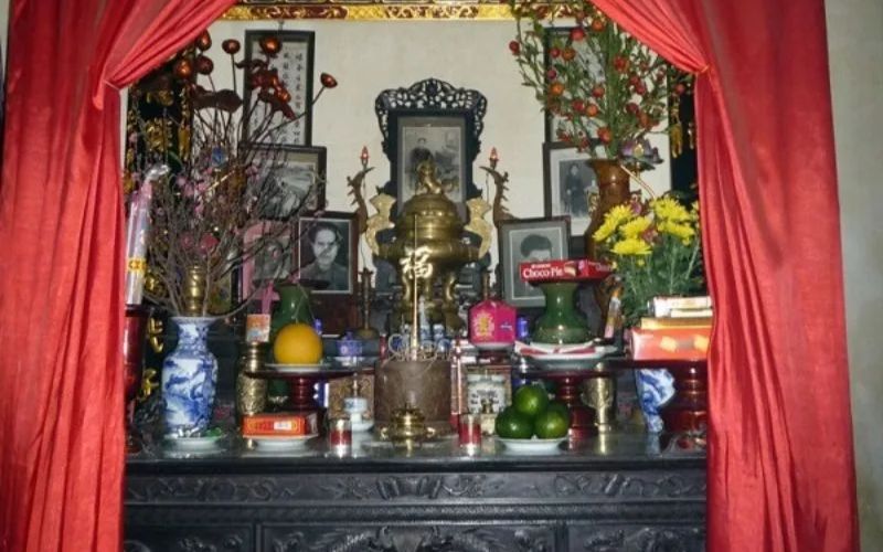 tại sao phải che bàn thờ khi có người mất